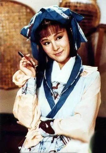 11岁出道,20岁红遍港台,60岁丈夫离世,71岁仍活跃在屏幕_潘迎紫