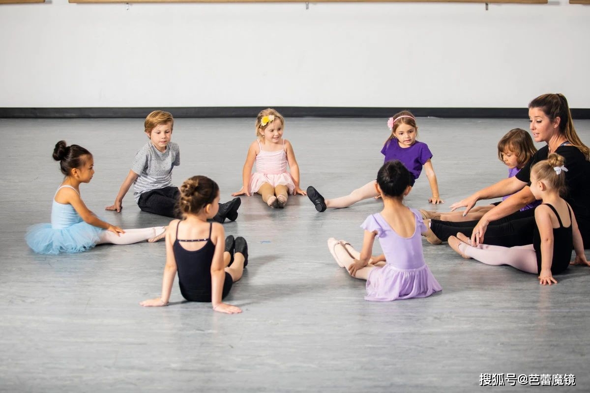 英皇少儿芭蕾班体验课,快来了解一下!_宝贝
