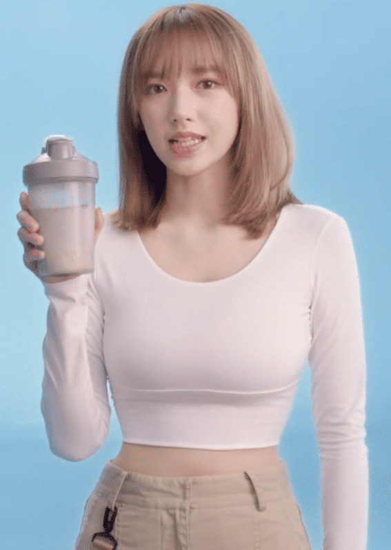 原创程潇装了腰部小马达?大胆挑战"儿童上衣",终于相信直男的眼光