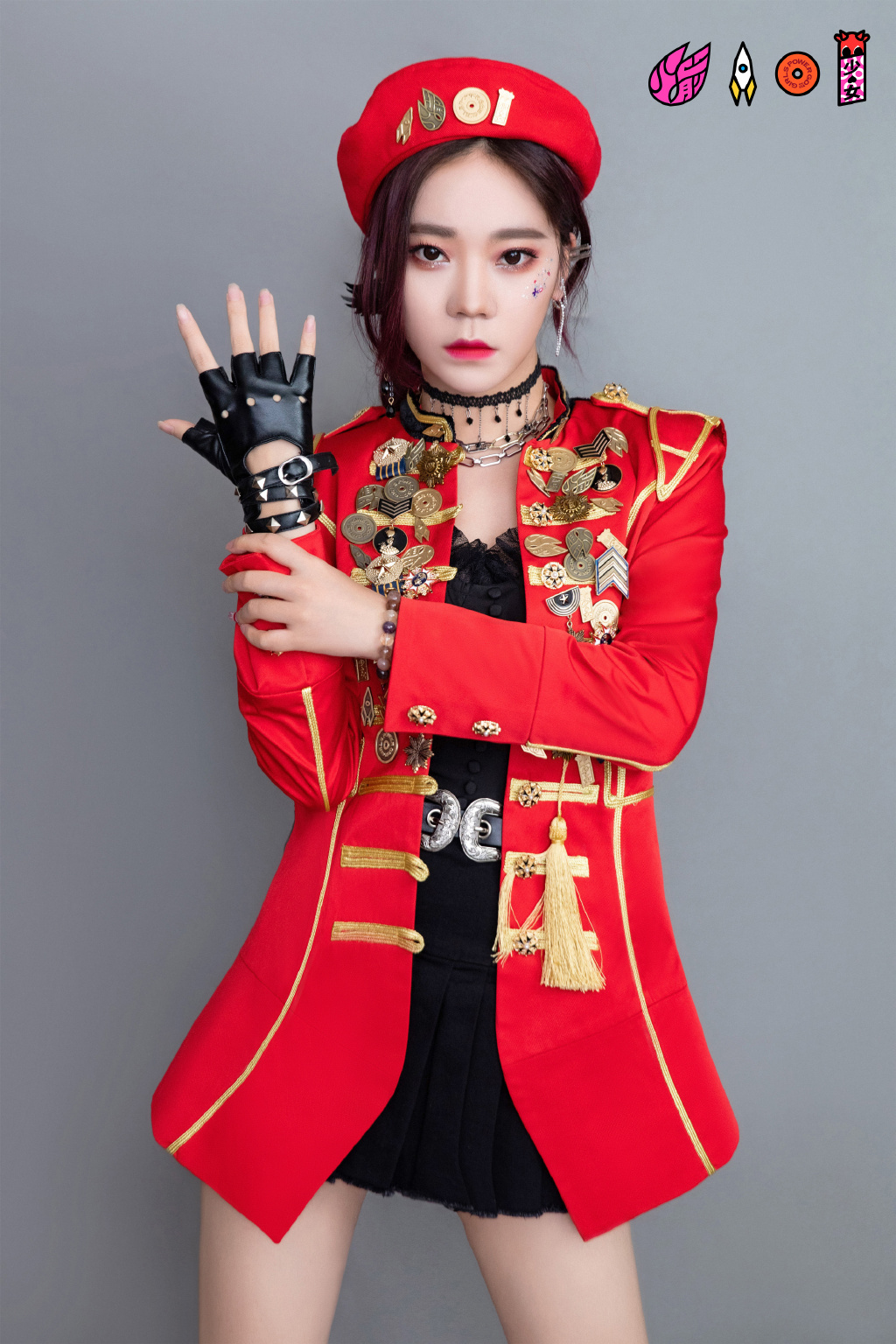 火箭少女解散前最后一次合体霸气火红军装风打歌服slay全场