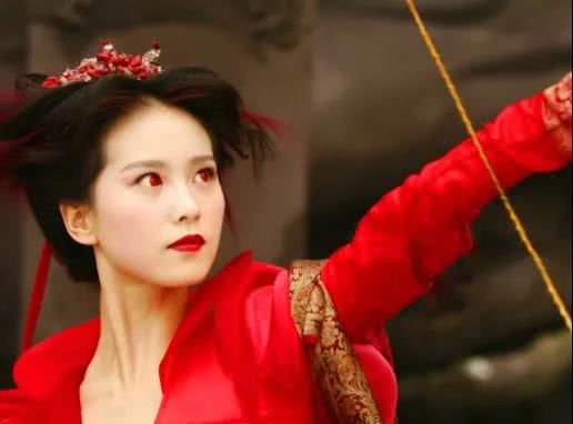 原创仙剑三:除了红蓝色的广袖流仙裙,龙葵还穿过这件衣服,有谁还记得