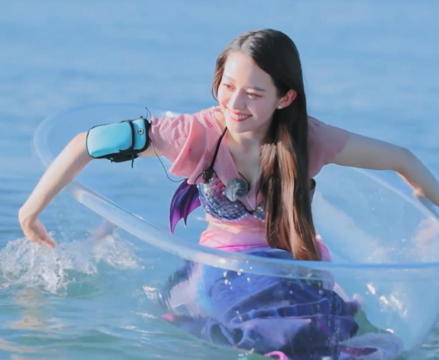 吉娜艳压关晓彤?"蚂蚁腰"让沈腾成柠檬精,网友:发现秘密武器