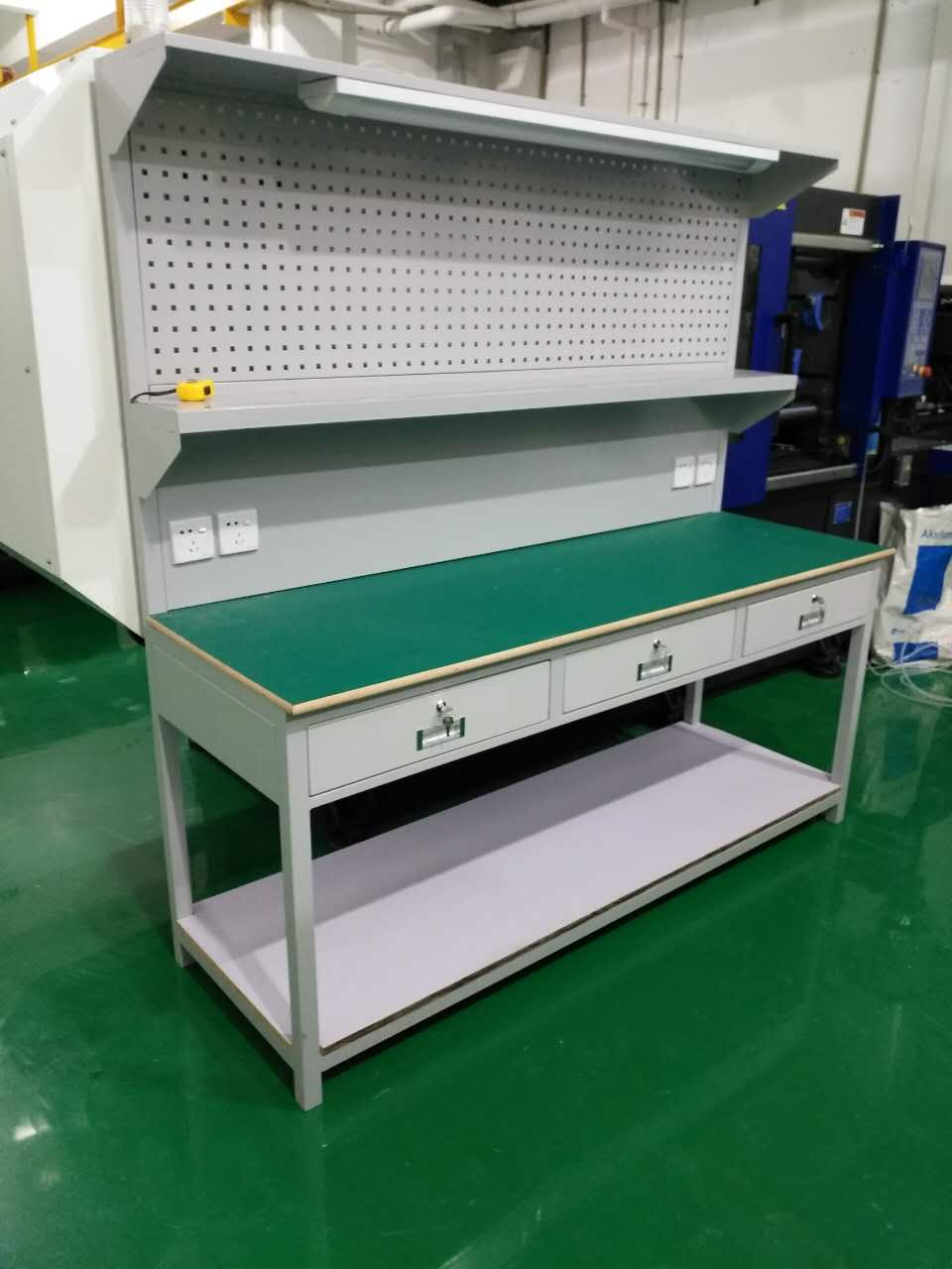 装配台_装配工作台_双面带灯架装配桌子