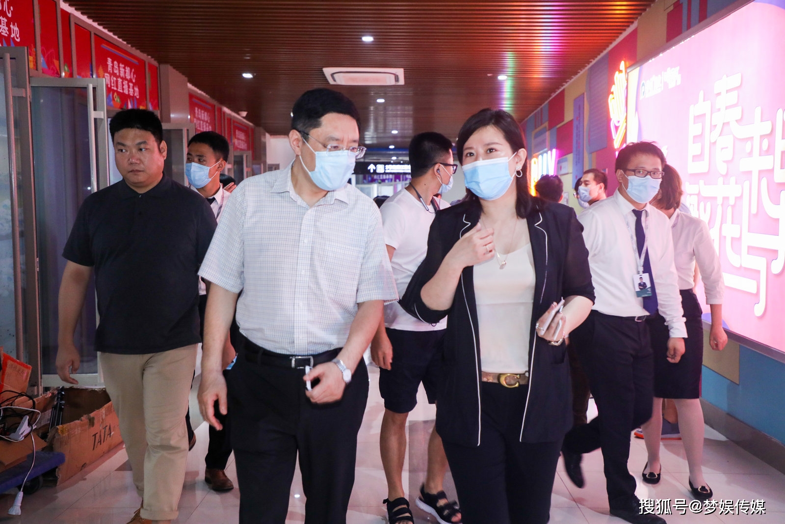 启动仪式结束后,市北区委副书记,区长张永国亮相直播间,副区长刘大川