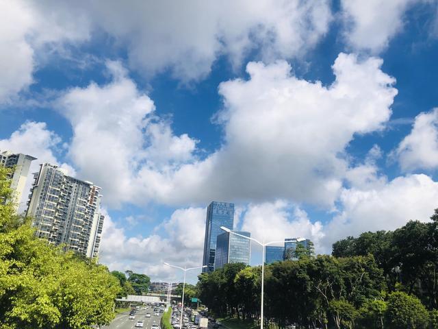 近日,你的朋友圈被深圳的云刷屏了吗?一系列高清图来袭