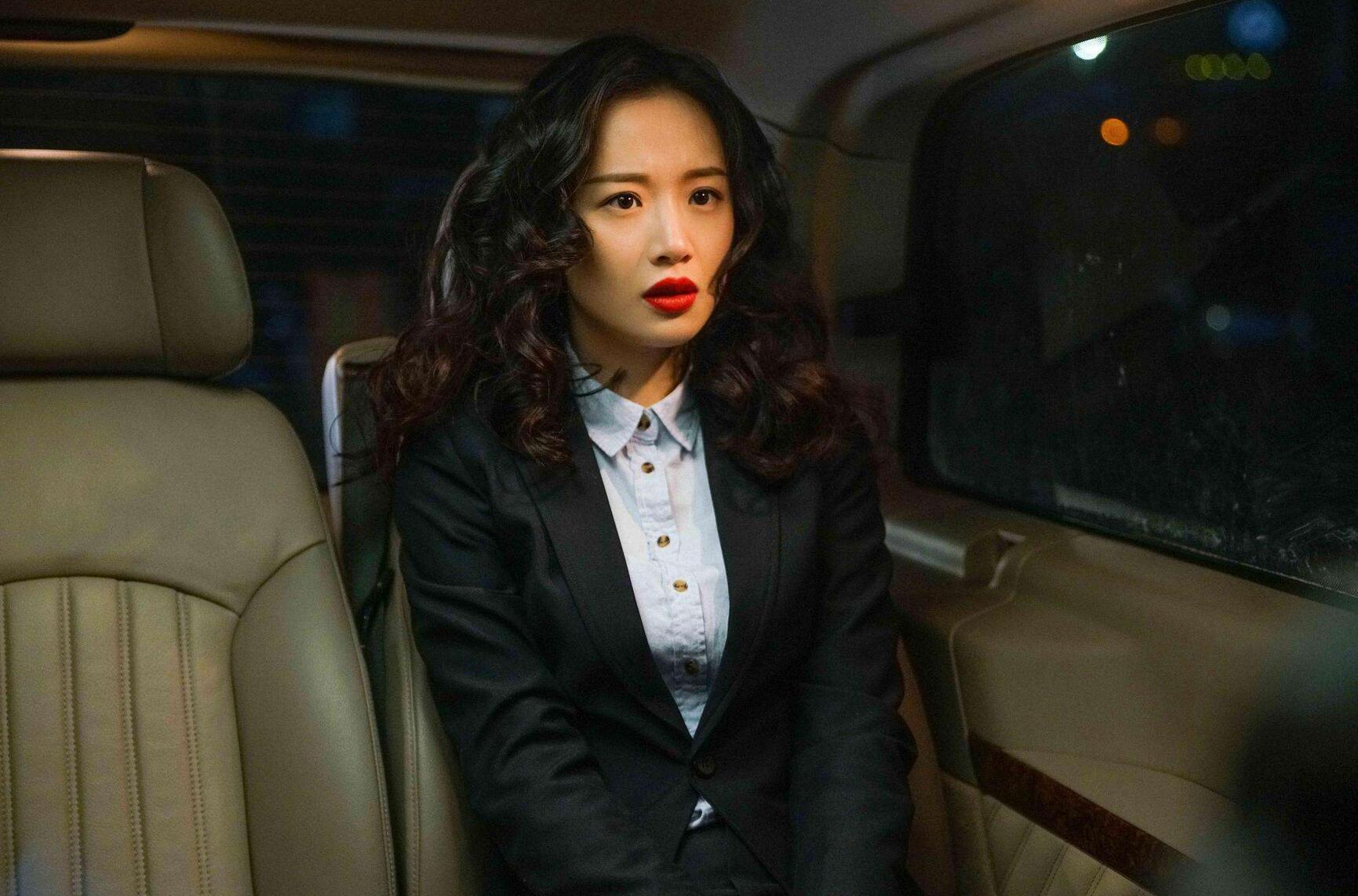 在上映期间可以算得上是票房口碑双丰收,她饰演的莫郁华这一角色给