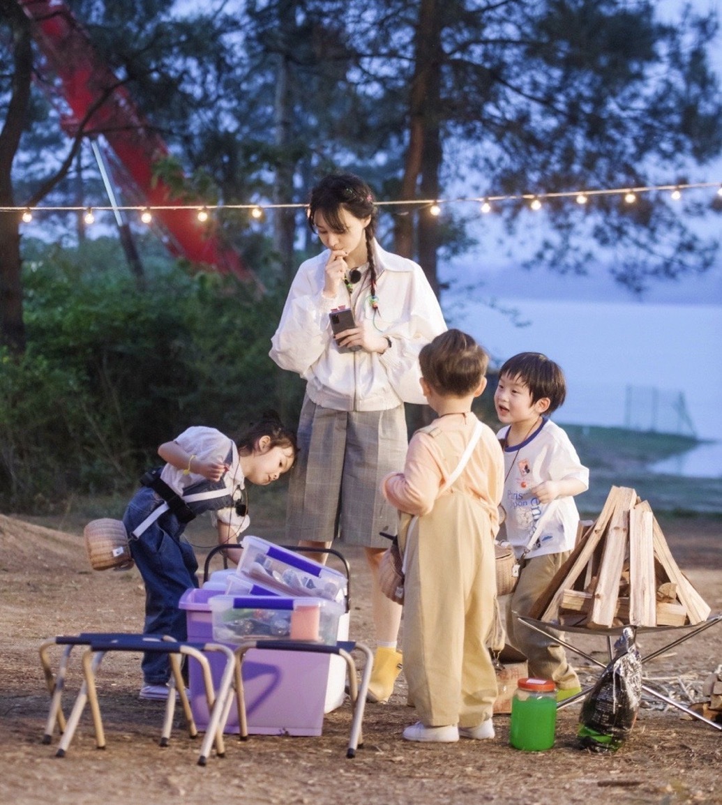 《奇妙的小森林》是由芒果台出品的亲子类综艺节目,由吴奇隆领衔,郑爽