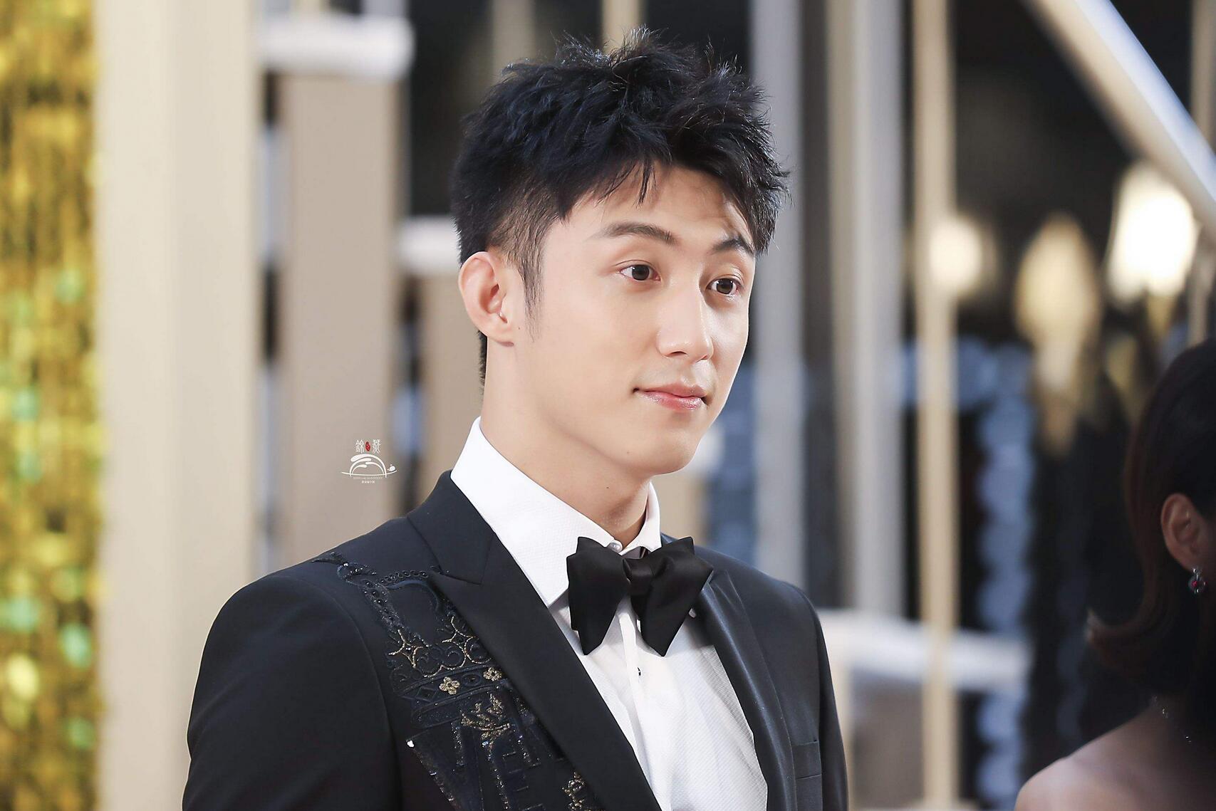 秦俊杰悬疑新剧开机合作公认的演技派连配角都是大家老熟人