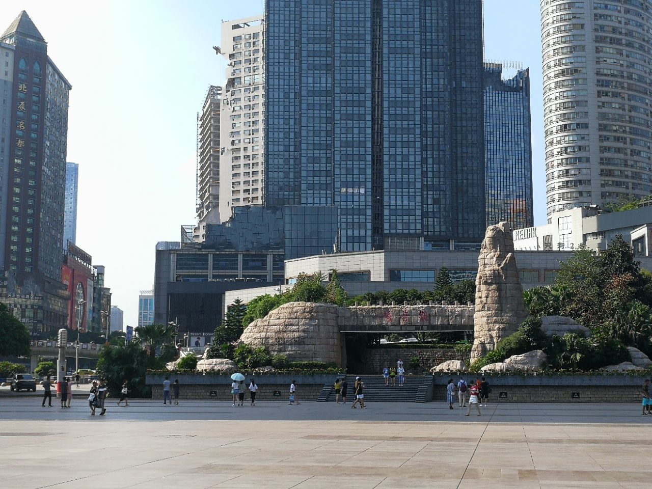 重庆西部商圈第一大步行街,是江北区商业中心之一