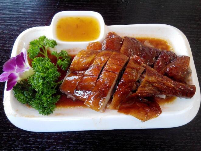 广东省传统名肴:深井烧鹅