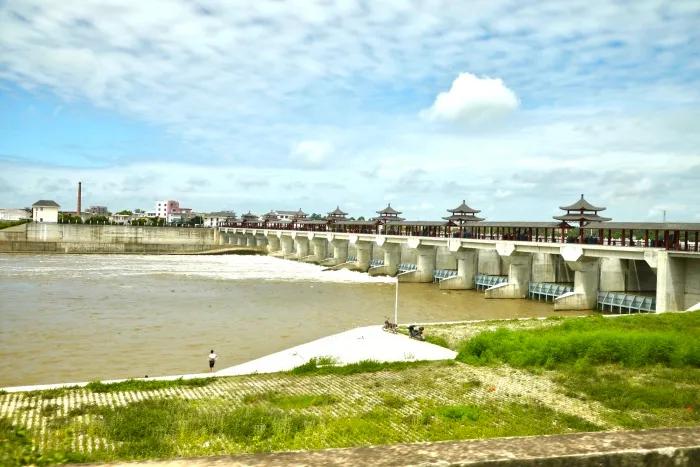 无人机带你俯瞰秀美的鉴江化州流域,视频 多图!