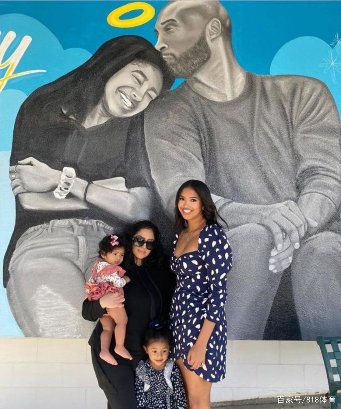 科比遗孀瓦妮莎给大女儿买条小狗被3女儿比安卡截胡娜娜笑哭