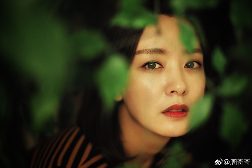 美女明星周奇奇的图集
