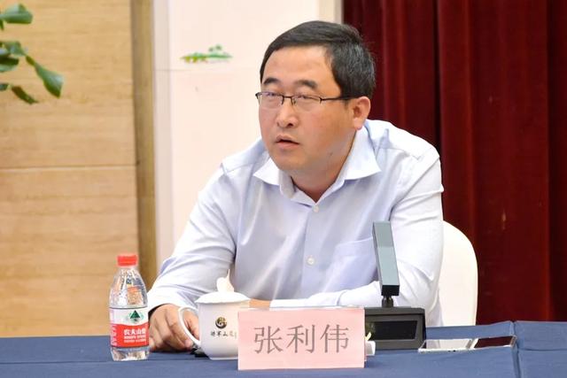 召开在外知名人士座谈会 张潮海,张福泉,刘铸,赵炳民,张利伟,王海龙