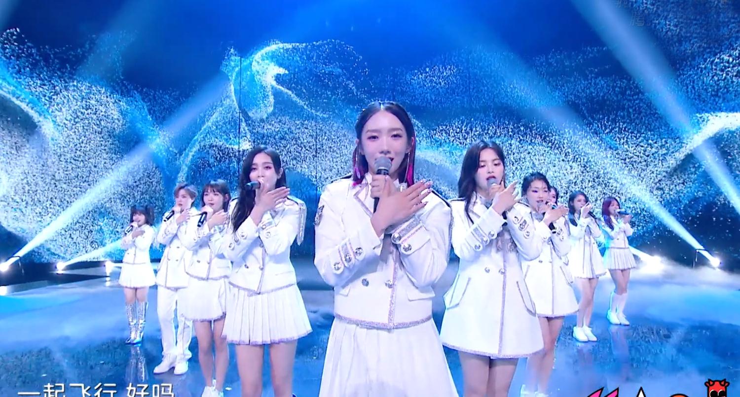 原创火箭少女101告别宣言集体催泪,杨超越大娟哭得惨,美宣从容自信