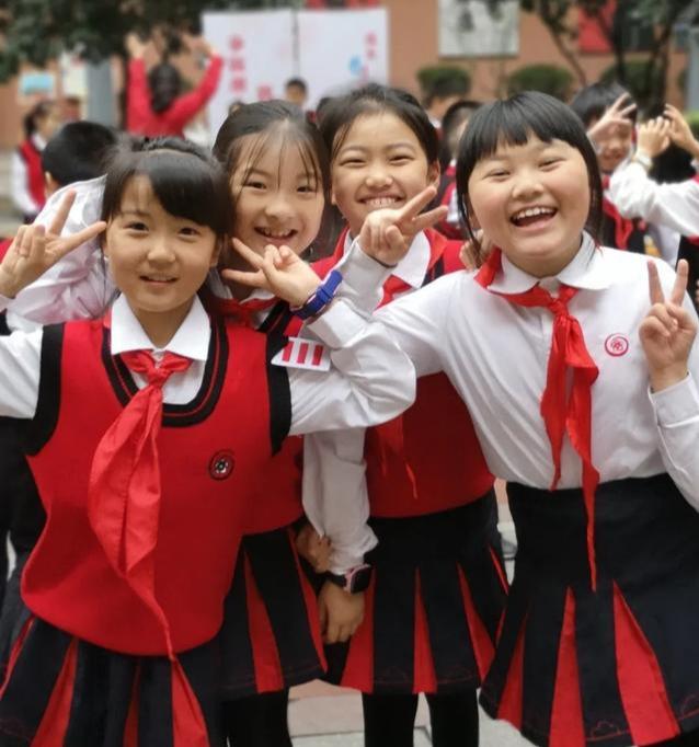 重庆市九龙坡区谢家湾小学开展应对生理发育健康教育讲座