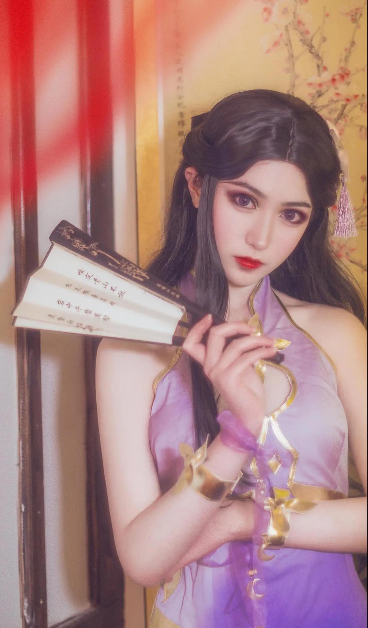 王者荣耀小姐姐穿旗袍挑战角色扮演娇羞版的紫霞仙子你喜欢吗