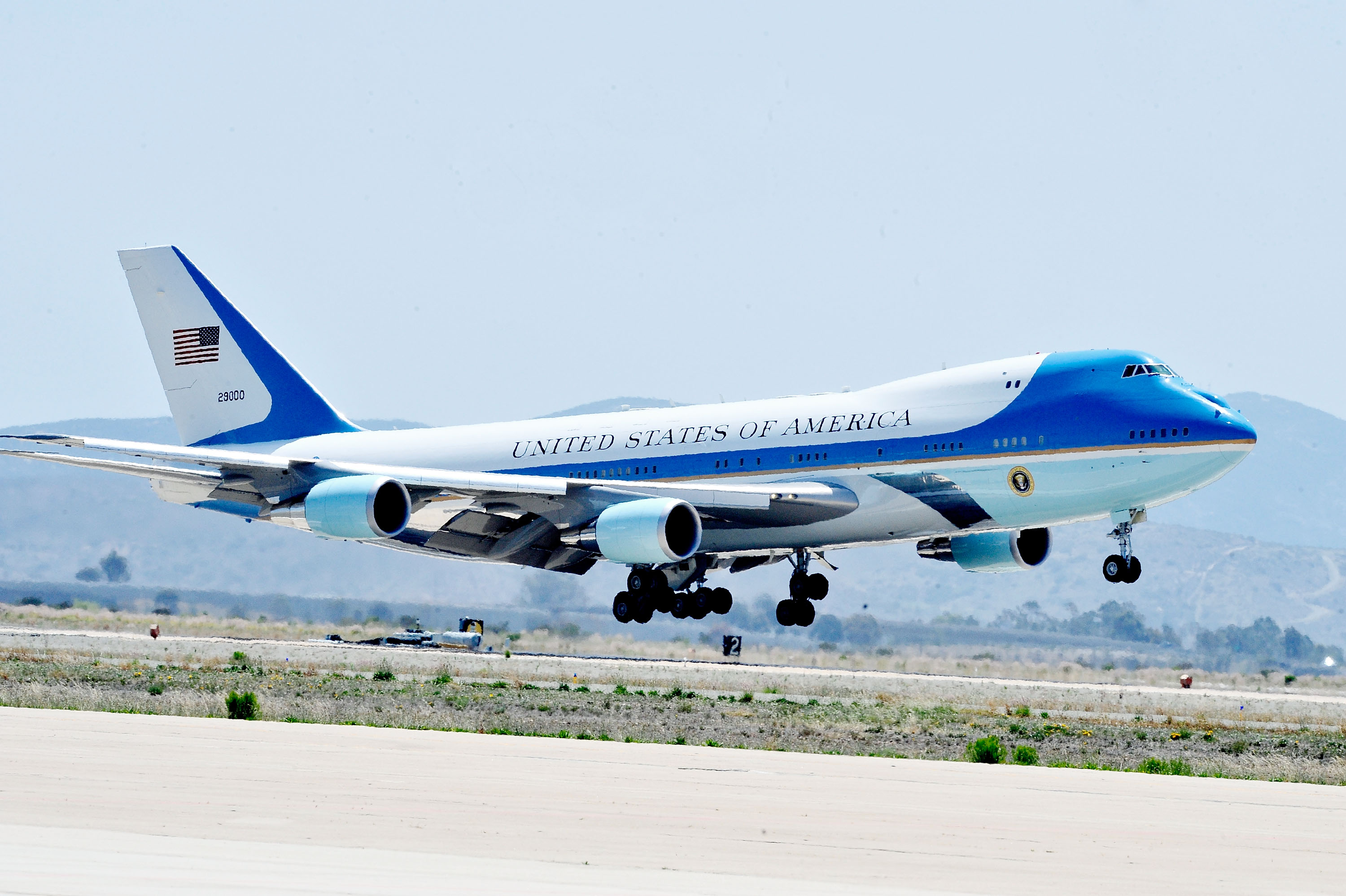 一代传奇波音707客机,桶滚特技惊艳全场,被美总统选为专属座驾