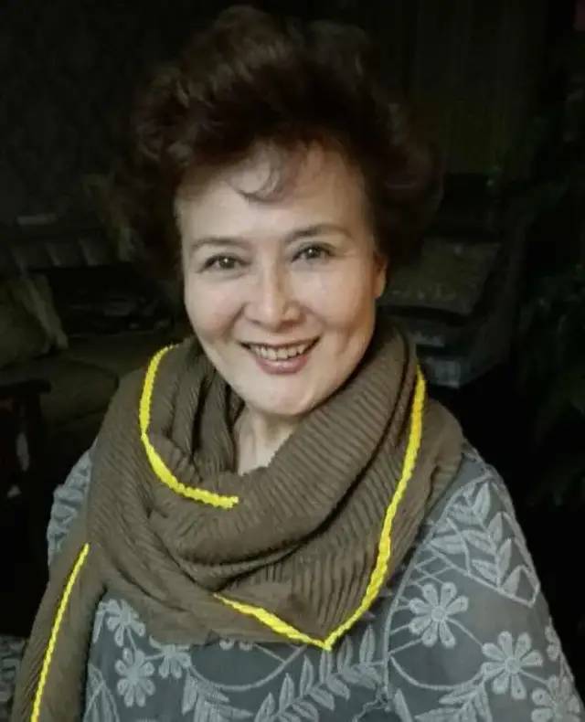 18天就拍完,提名多项大奖,秦海璐连编剧带主演,打工者看了会哭_谢琴