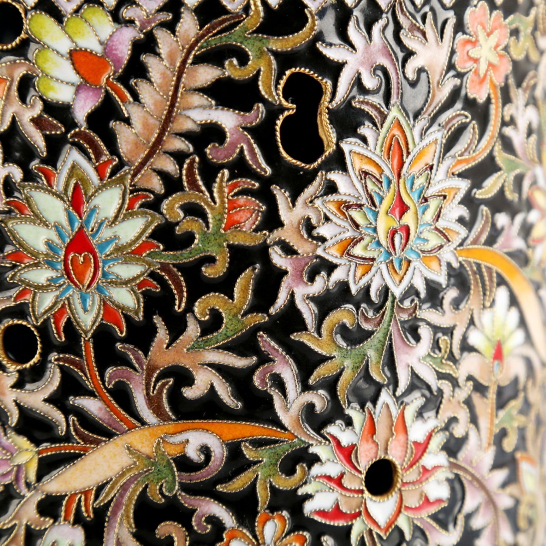 张同禄景泰蓝《龙凤呈祥对熏》