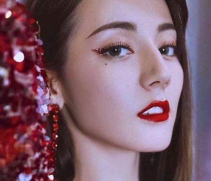 原创脸上这3个地方长痣的女人属于天生的美人可不要去点掉