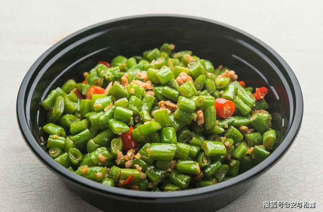 香辣肉末豆角,超下饭的家常菜,拌饭拌面必备家常菜,好吃到哭