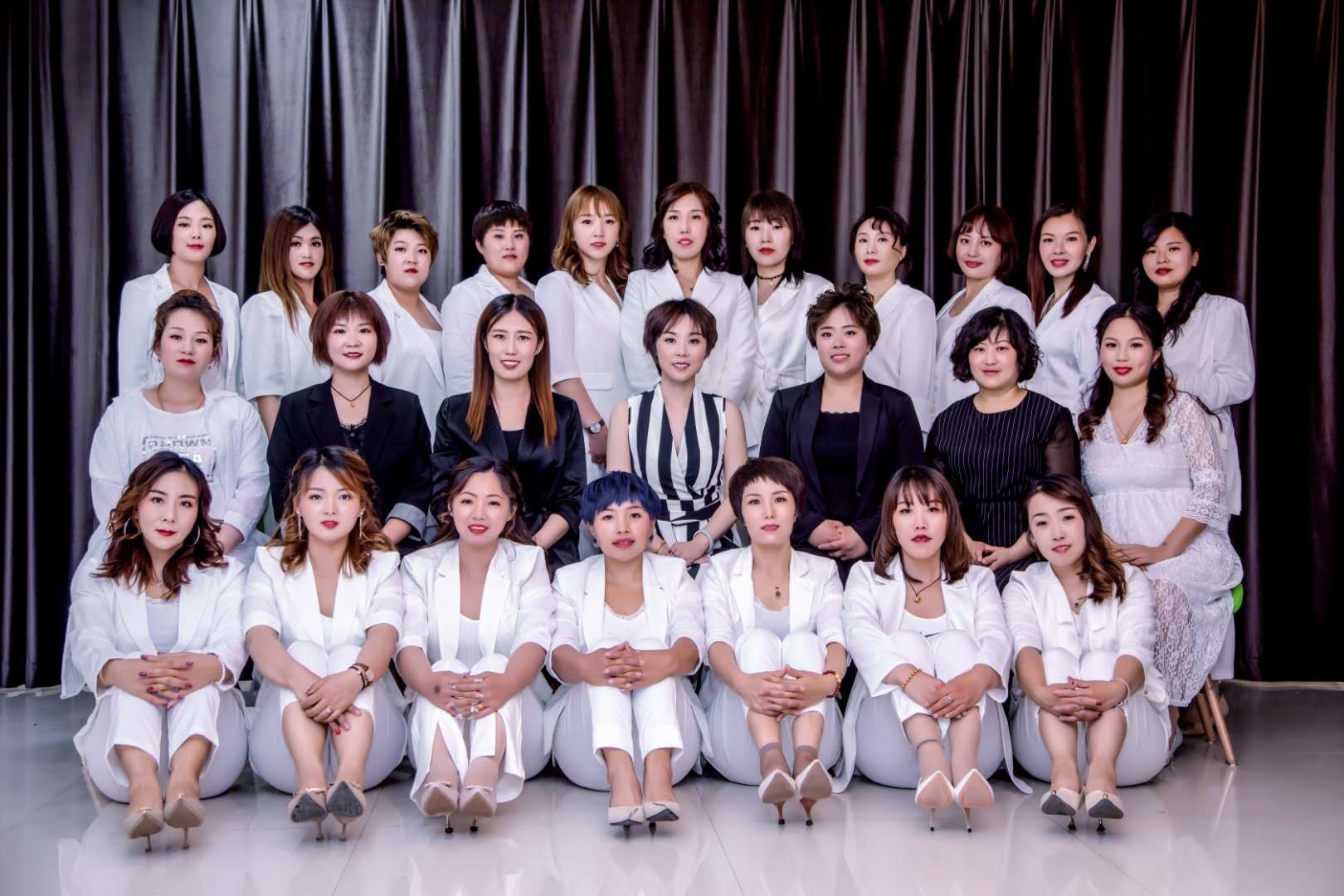 妆印品牌美业加盟连锁行业里的一匹黑马创始人姚文雅团队篇