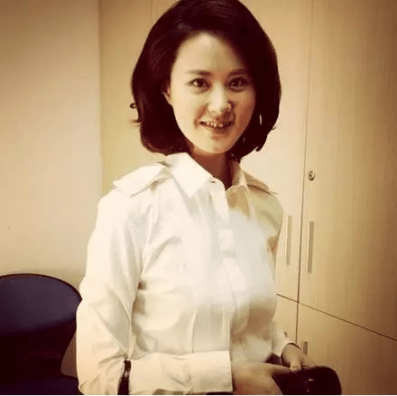 她是重庆最美的高考状元,毕业后成为央视主持,今38岁仍单身一人_秦方