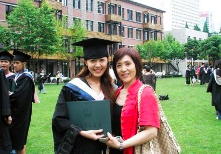 海陆大学时期其实还挺可爱的,杜江大学时期的发型还真的挺时髦_江疏影