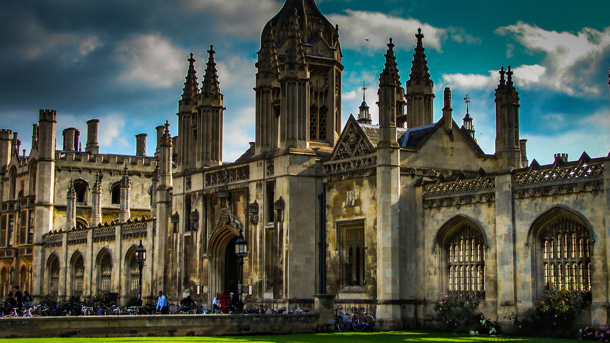 原创徐志摩遇难后金庸代表全家去吊唁送了一幅对联