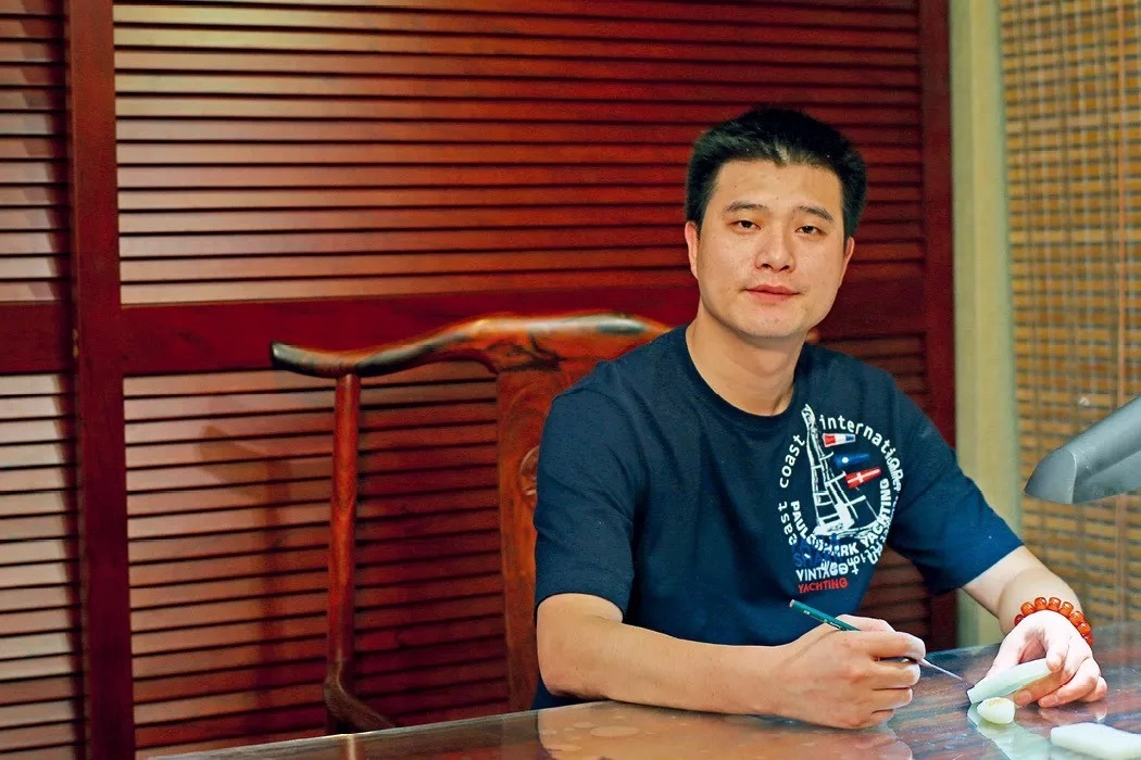 玉雕大师——吴灶发