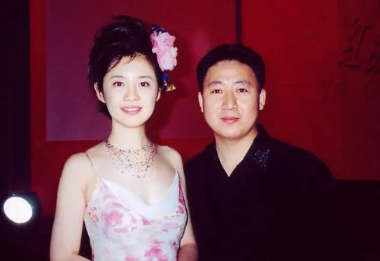 央视才女许戈辉爱上有妇之夫跳槽凤凰卫视今生活美满幸福