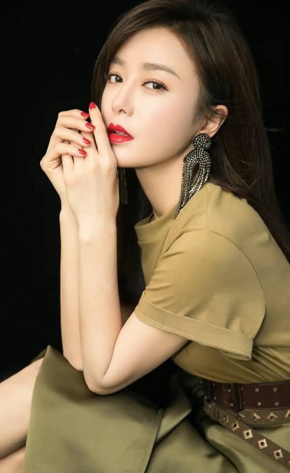 影视明星秦岚写真合集:优雅唯美,时尚女神!