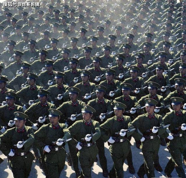 阅兵式—最喜欢看的劈枪