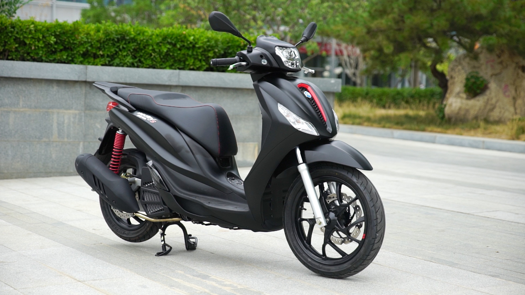 欧系"suv"踏板全新比亚乔medley浅析