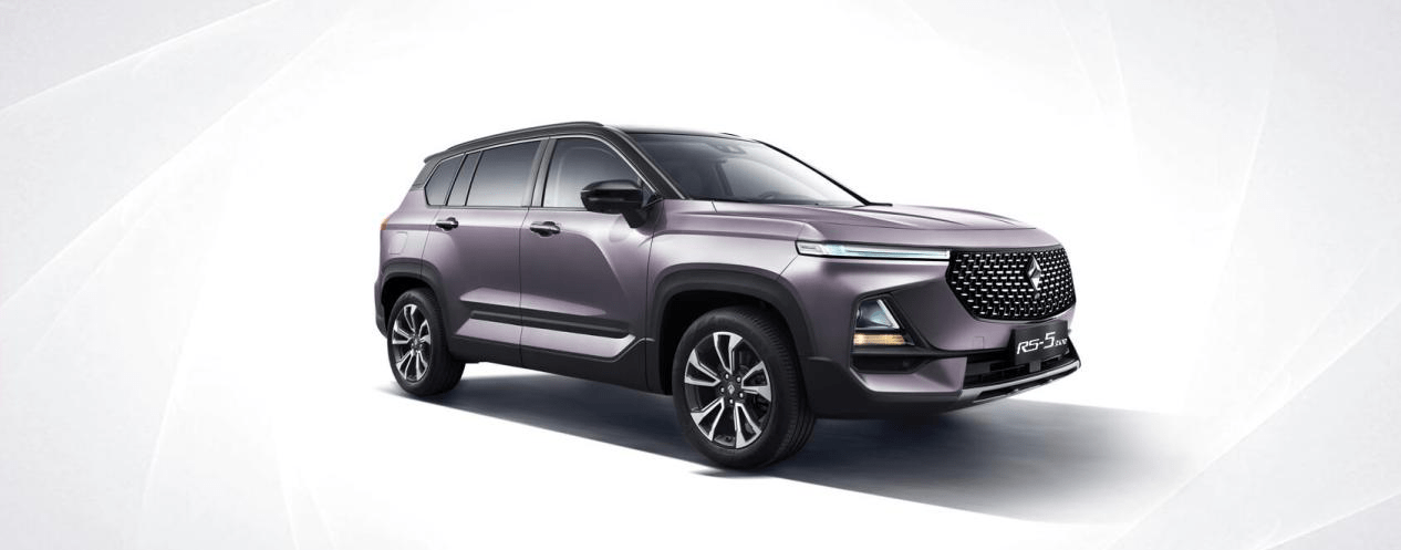 寶駿rs-5定位緊湊級suv,使用全新鑽石車標,新寶駿rs-5搭載了l2級自動