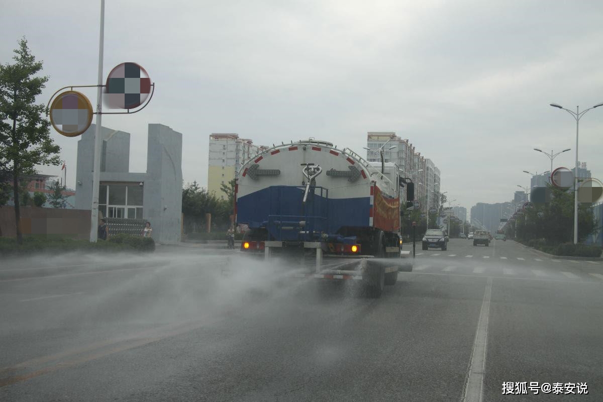 大型灑水車