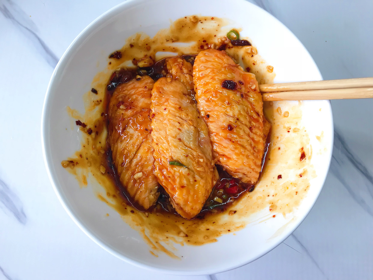 做糯米鸡翅时多加了一点它,香辣入味,越吃越过瘾,根本停不下来