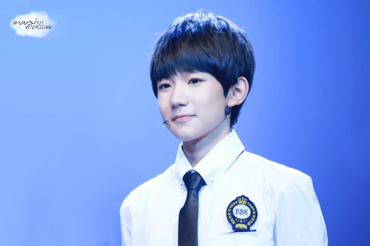 考古王源穿校服合集想起那句是心动呀糟糕眼神躲不掉