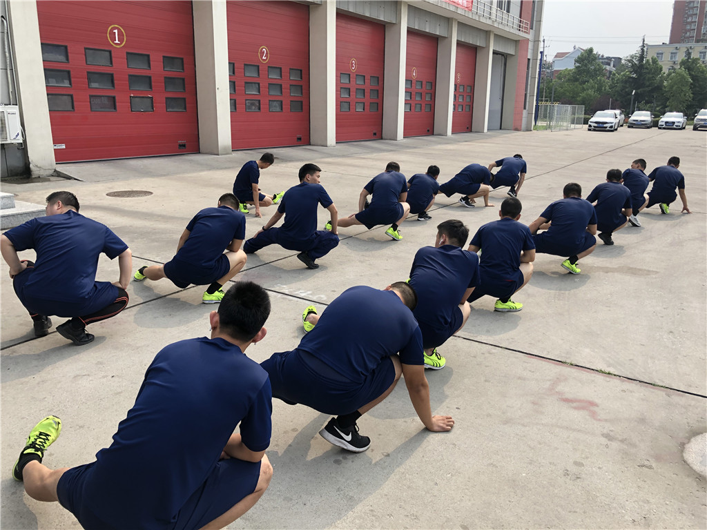 每次一次训练都是提高石景山区消防支队开展体能训练小测试