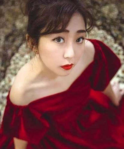 被吴京"宠",靠女扮男装成名的"龙小云"张辰,今31岁美成这样_演技