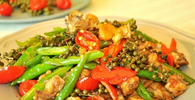 麻辣花椒鸡,没吃过的美味,记得收藏_手机搜狐网