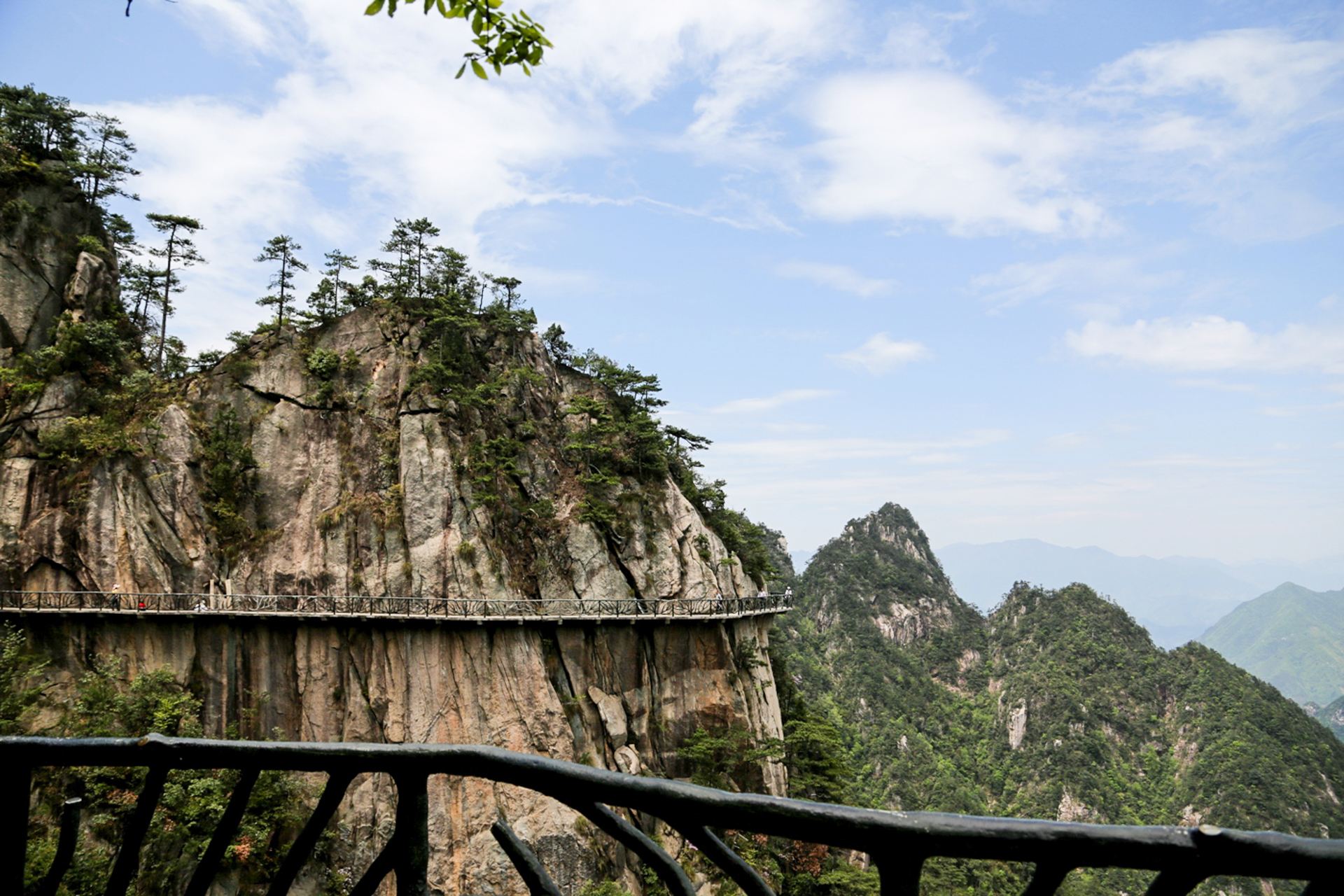 最贴近自然的天然氧吧具有广西庐山之称在这呼吸等于洗肺