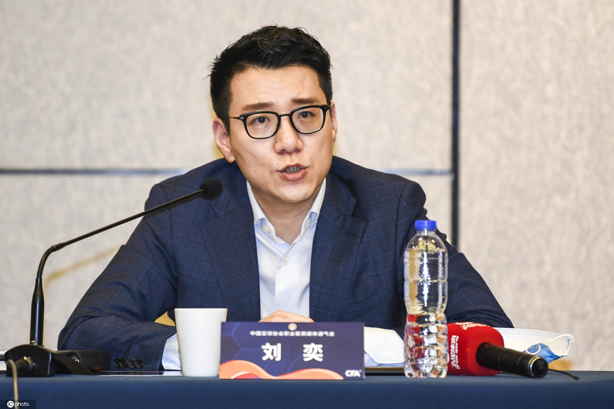 联赛期间疫情防控不停歇高科技手段实时定位保人员安全