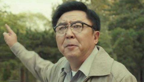 前央视主持人拜师石富宽加盟德云社今50岁与小10岁娇妻恩爱19年