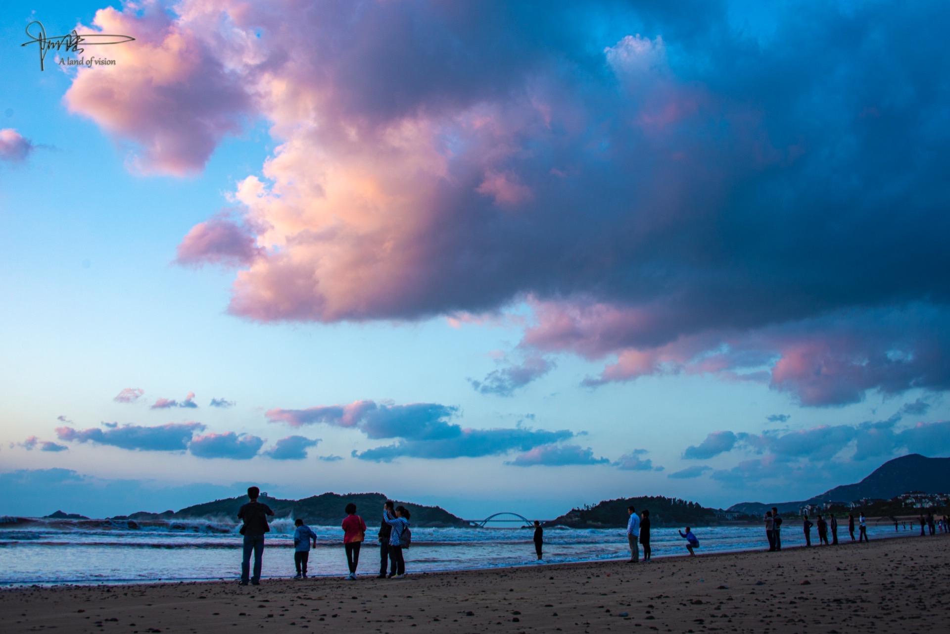 清晨的海边,总有着摄影师舍不得错过的好风光