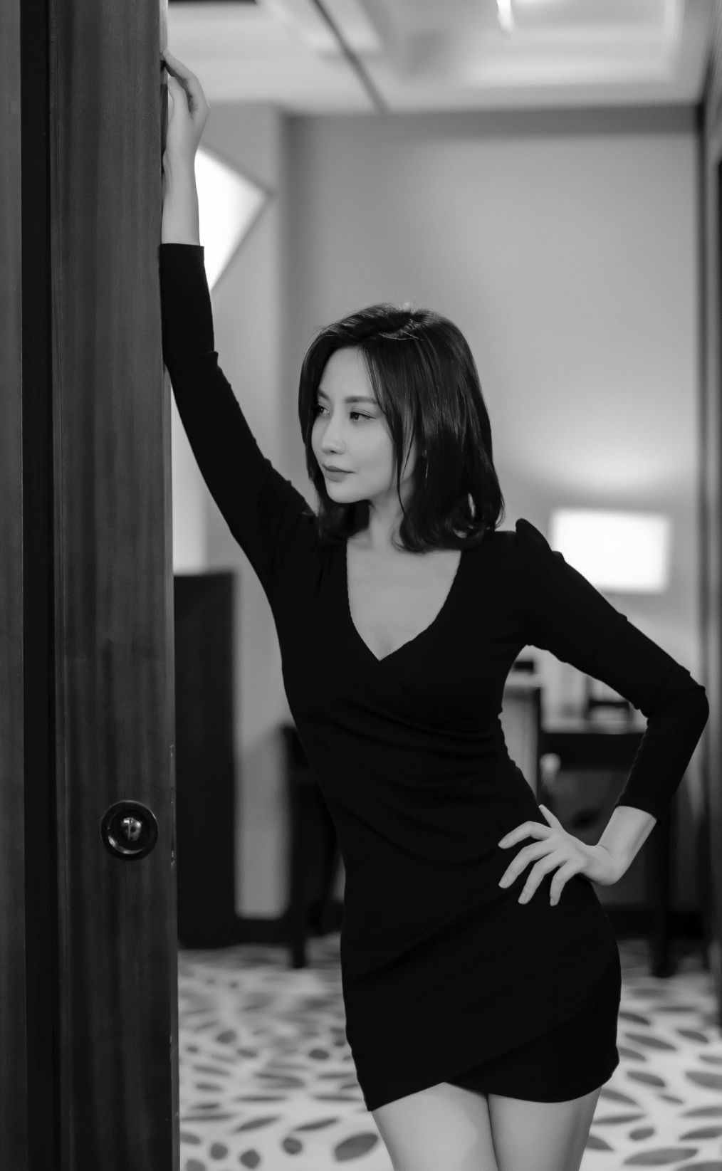 晨阳:把脸贴到地上与新人竞争 "虎起来"的北京大妞才是真正"无价之姐"