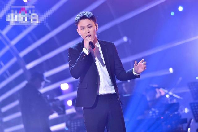 因《好声音》爆火的张玮,8年后沦为小配角,他为何没能红下去?