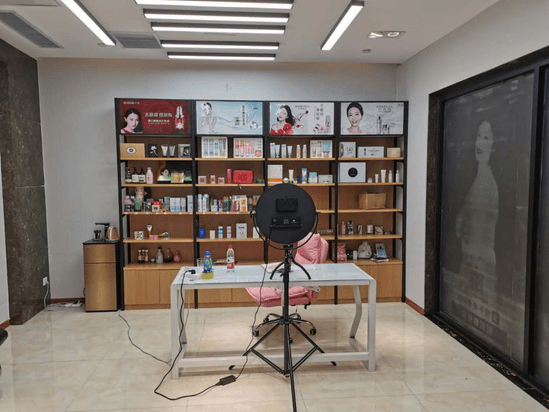 瞄准商丘市丰富的企业,农产品资源的同时,也针对个人和企业直播带货