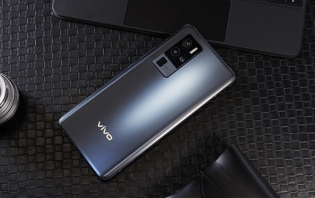 120hz 骁龙865仅4998元,4350mah 屏幕指纹 60倍数字变焦,很超值